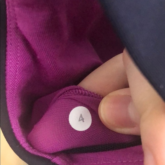 Lululemon Tank Top with Built in Sports Bra size 4 - Picture 3 of 3